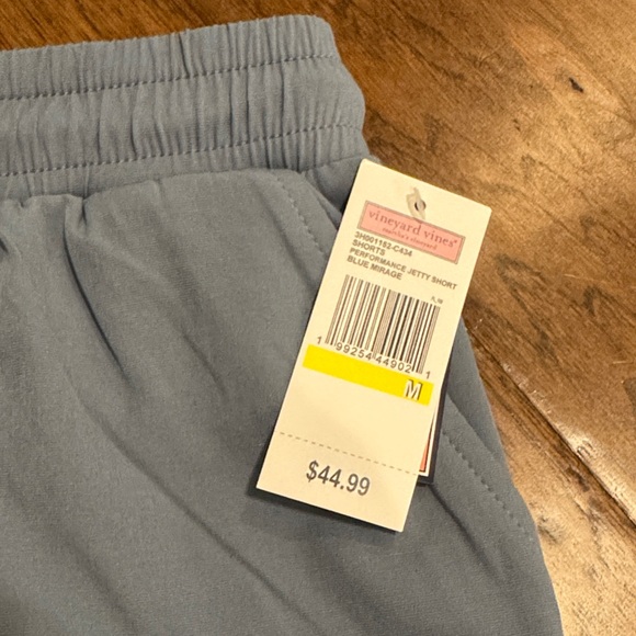 Vineyard Vines Gray Kids performance Shorts size M NWT 2 pair - Picture 2 of 6